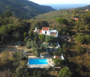 Hilltop Private Gem with Big Garden, Views and Pool